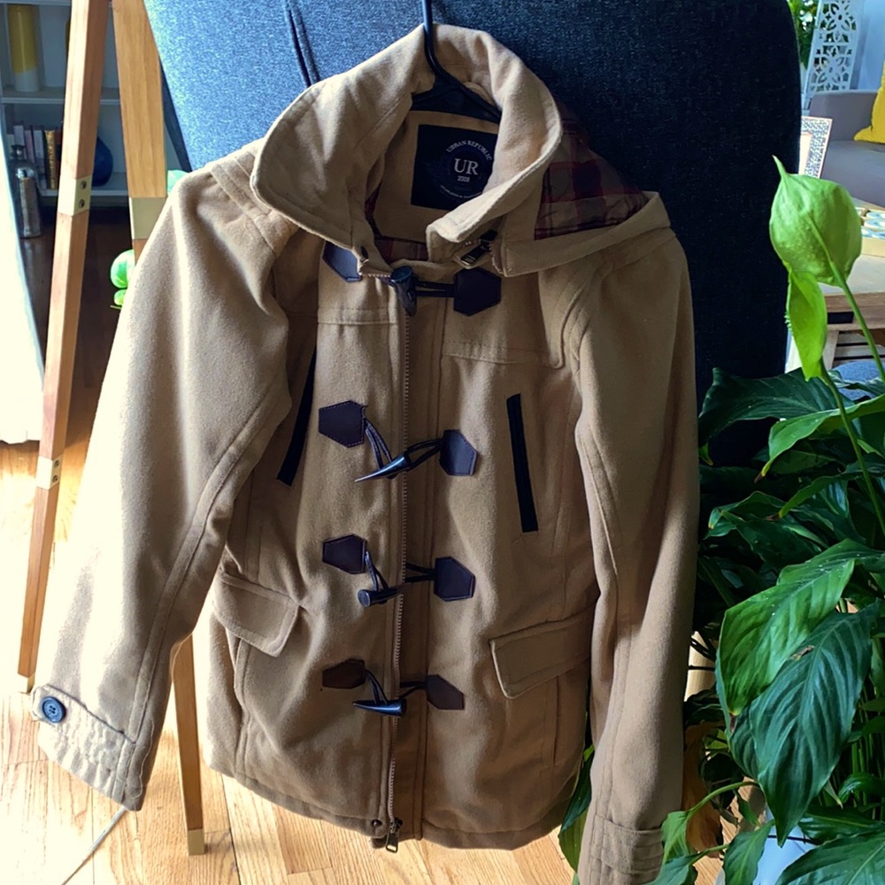 Boys size 14-16 beautiful toggle pea coat!